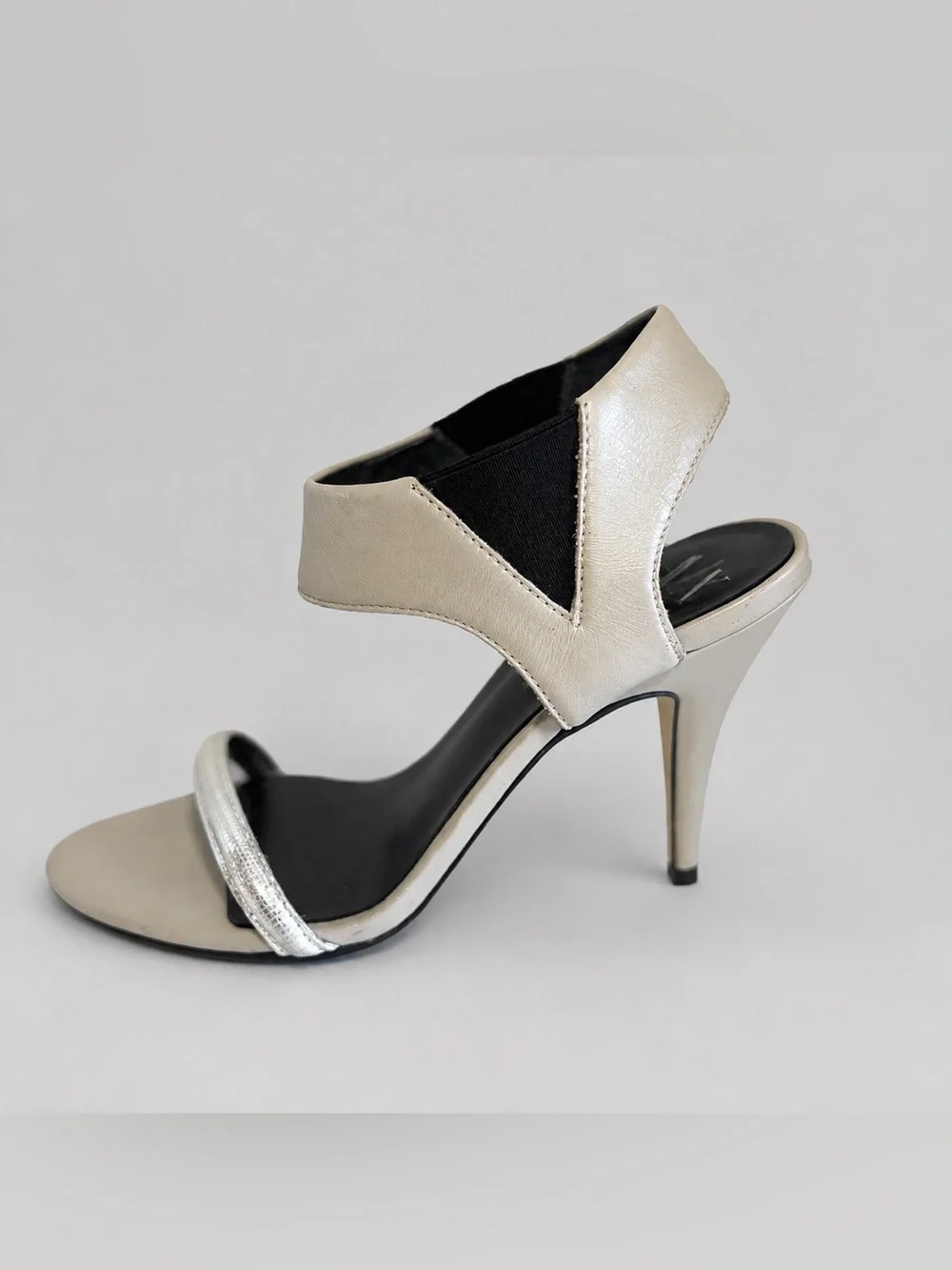 Armani Exchange NWOB Champagne Silver Cutout Stiletto Sandals Size 7.5